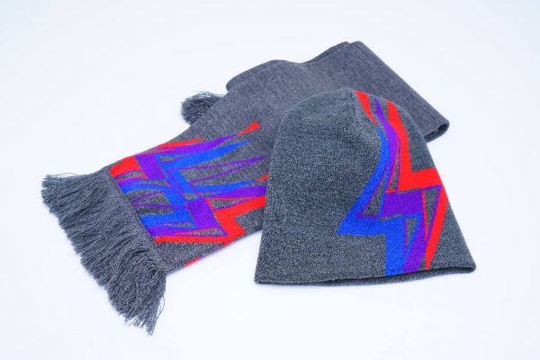 Вязаный комплект шарф и шапка